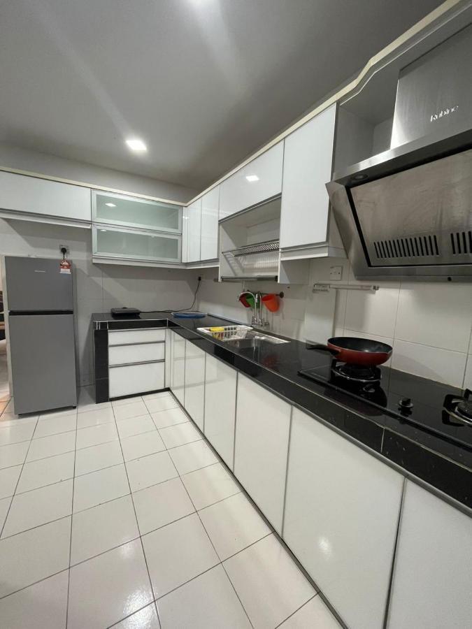 Free Wi-fi 100mbps I Emerald Cove Holiday home Rawang